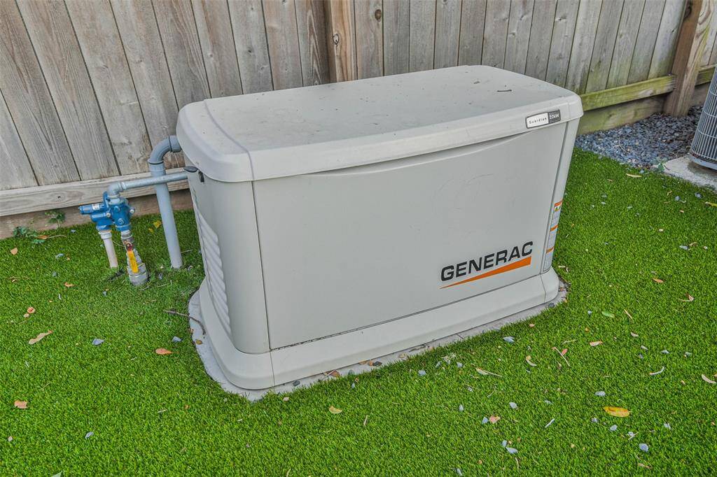 LARGE GENERATOR