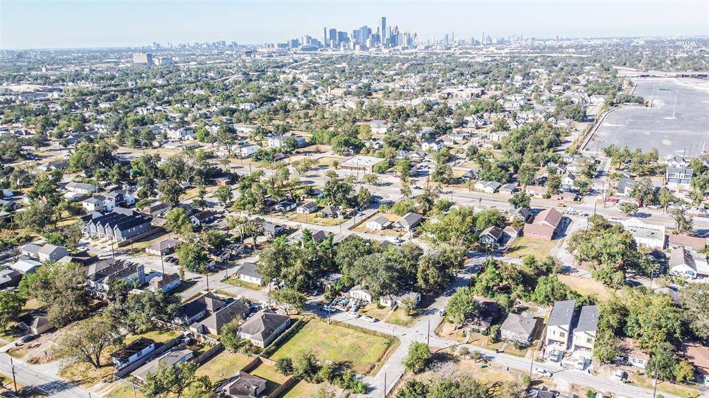 Easy access to Downtown Houston. Look at all the other townhome developments on the same street.