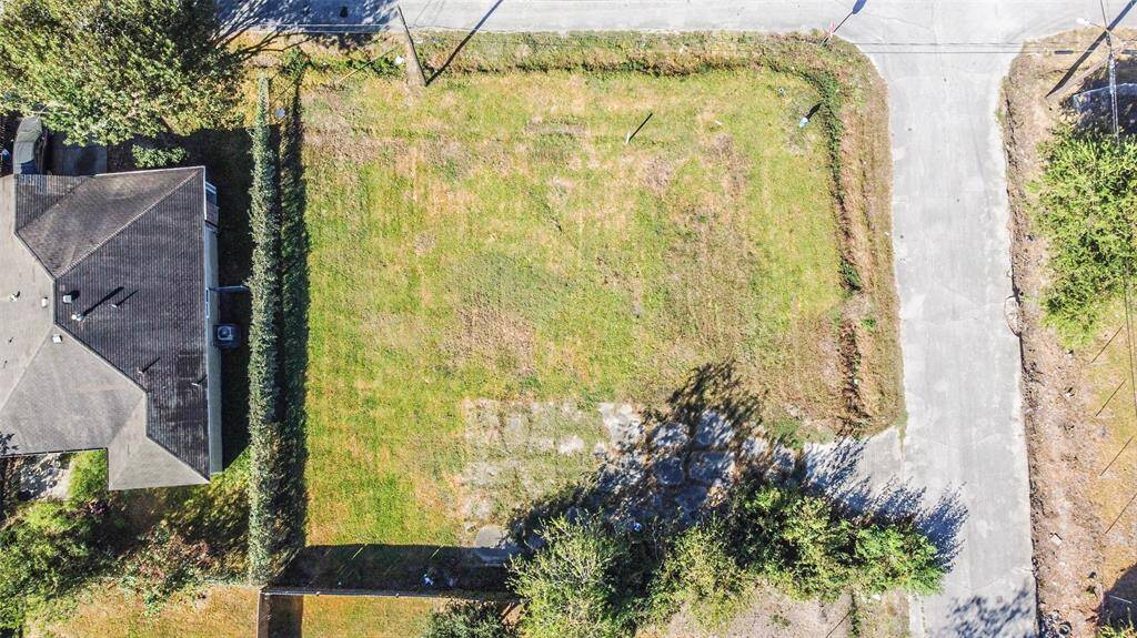 Aerial view of lots 10 and 9.  Street to the right is Glenarm St.