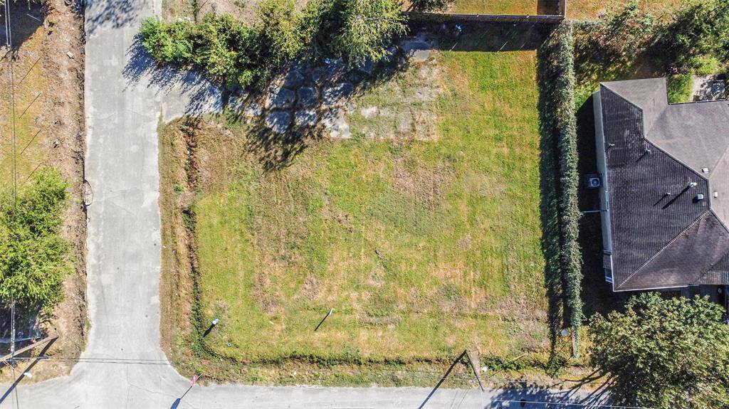 Both lots 10 and 9 already cleared.  Possibilities for development are endless.  Easy access to I-10 also.