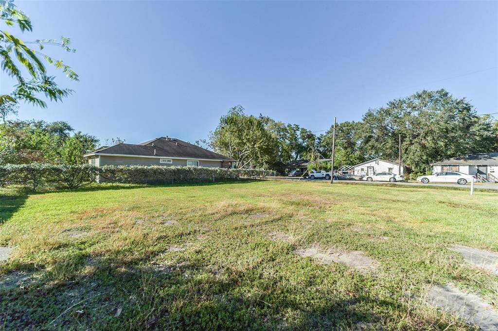 Rear view of Lots 9 and corner lot 10