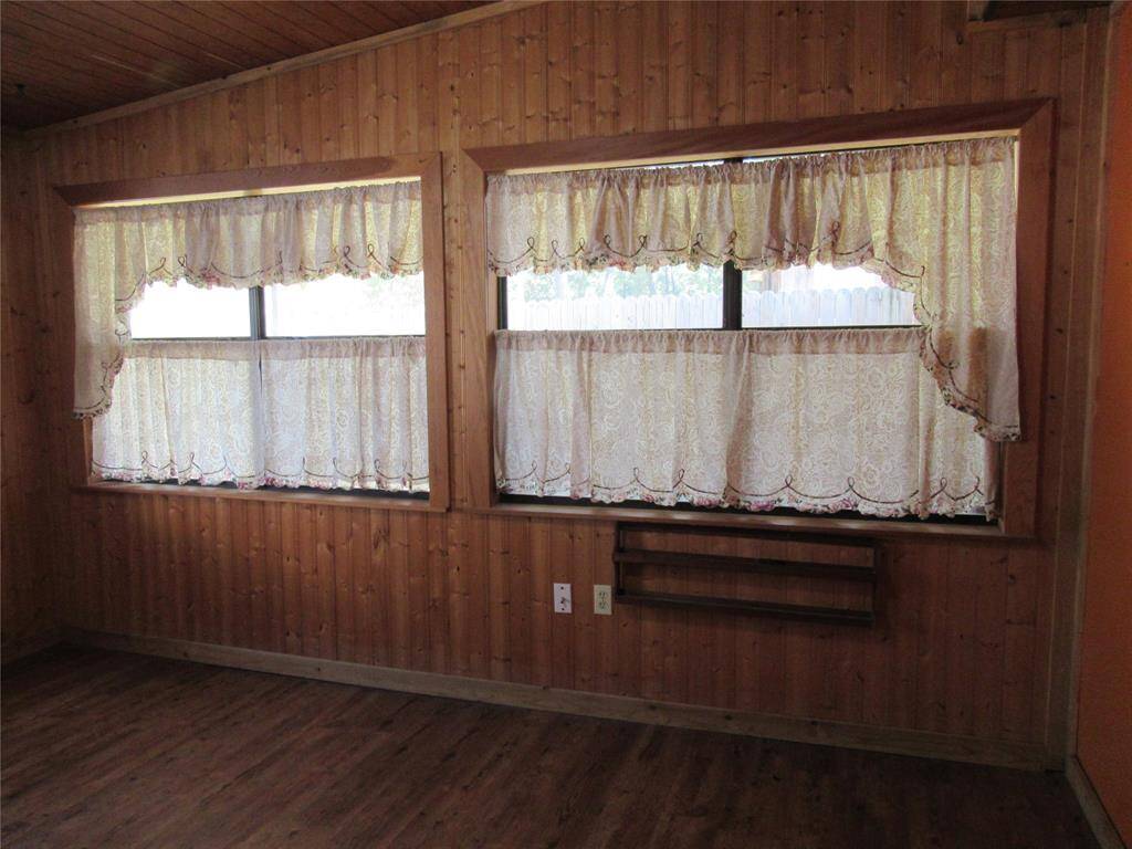 Another view of flex room.