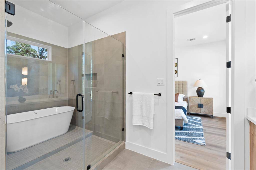 Beautiful dual vanity.
