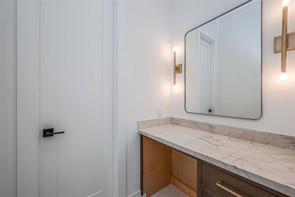 Make-up vanity