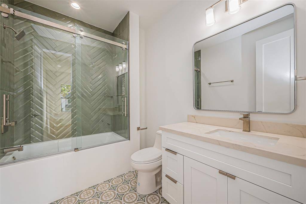 Secondary bathroom with quartz countertop