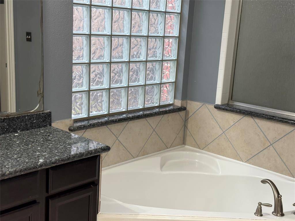 Huge master ensuite
