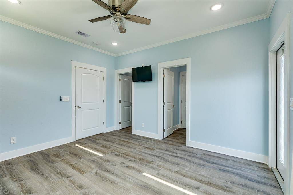 Another view of primary room