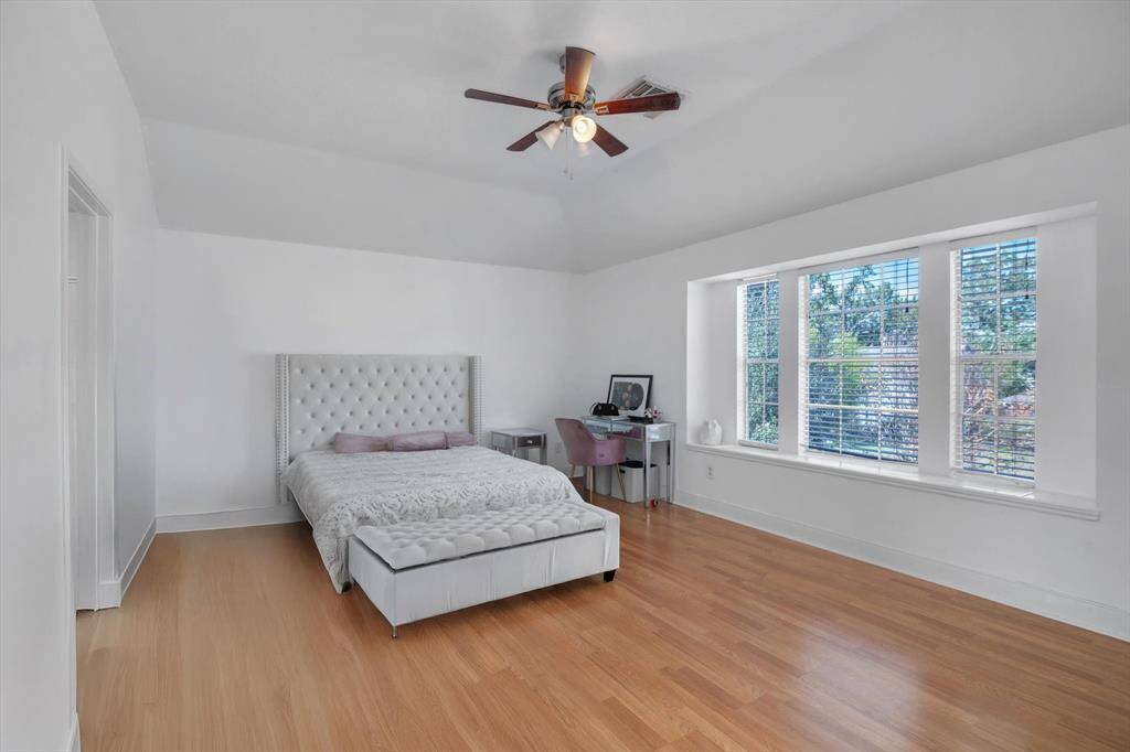 Large primary bedroom