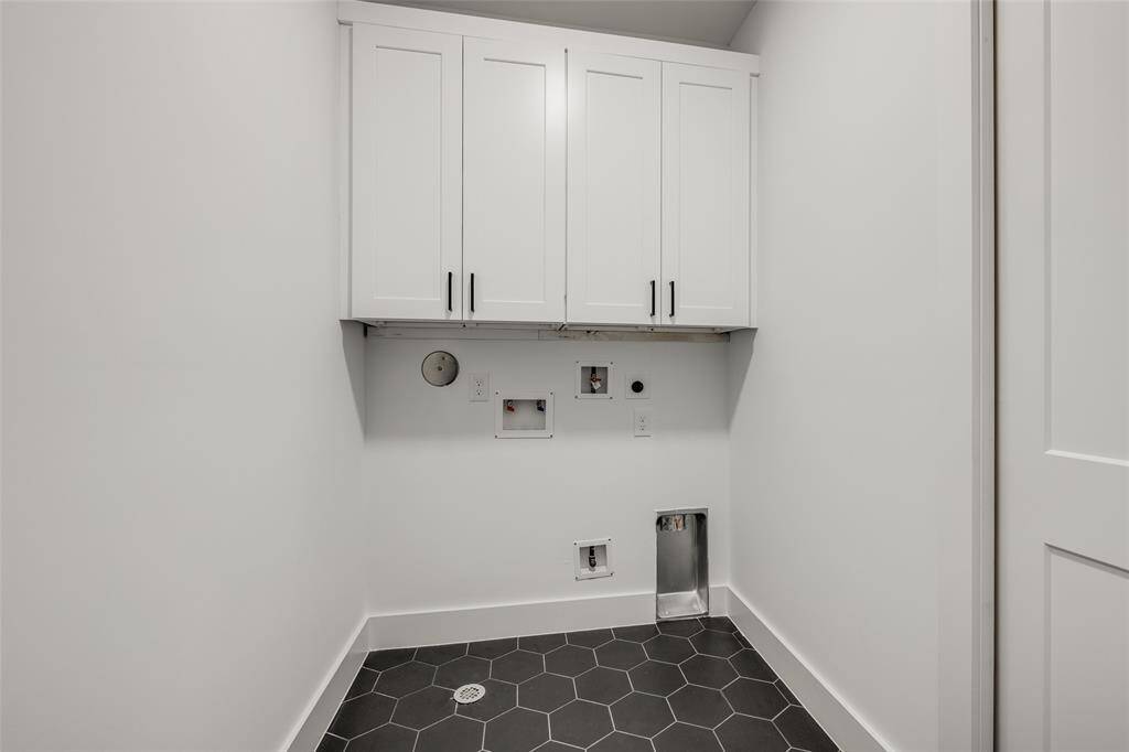ASK ABOUT CUSTOMIZATION OPTIONS DURING CONSTRUCTION ONLY *MAZZARINO MODEL HOME * PHOTOS MAY SHOW A SIMILAR FLOOR PLAN AND/OR UPGRADED/ALTERNATIVE FINISHES * Please use these photos as a guide *THIS IS AN ACTIVE CONSTRUCTION SITE, BUYERS MUST REQUEST APPOINTMENT TO BE ON PREMISE AT ALL TIMES.