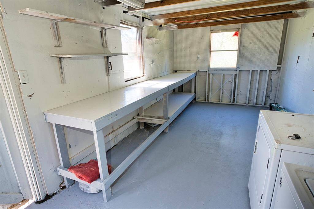 Storage & workshop area