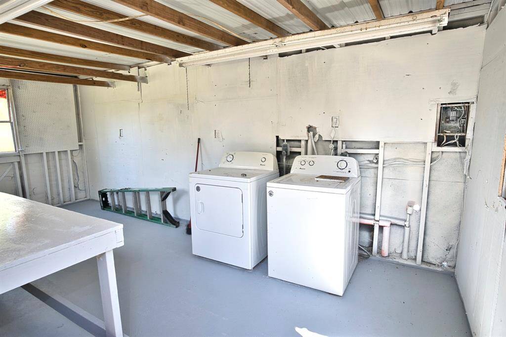 Washer & Dryer included