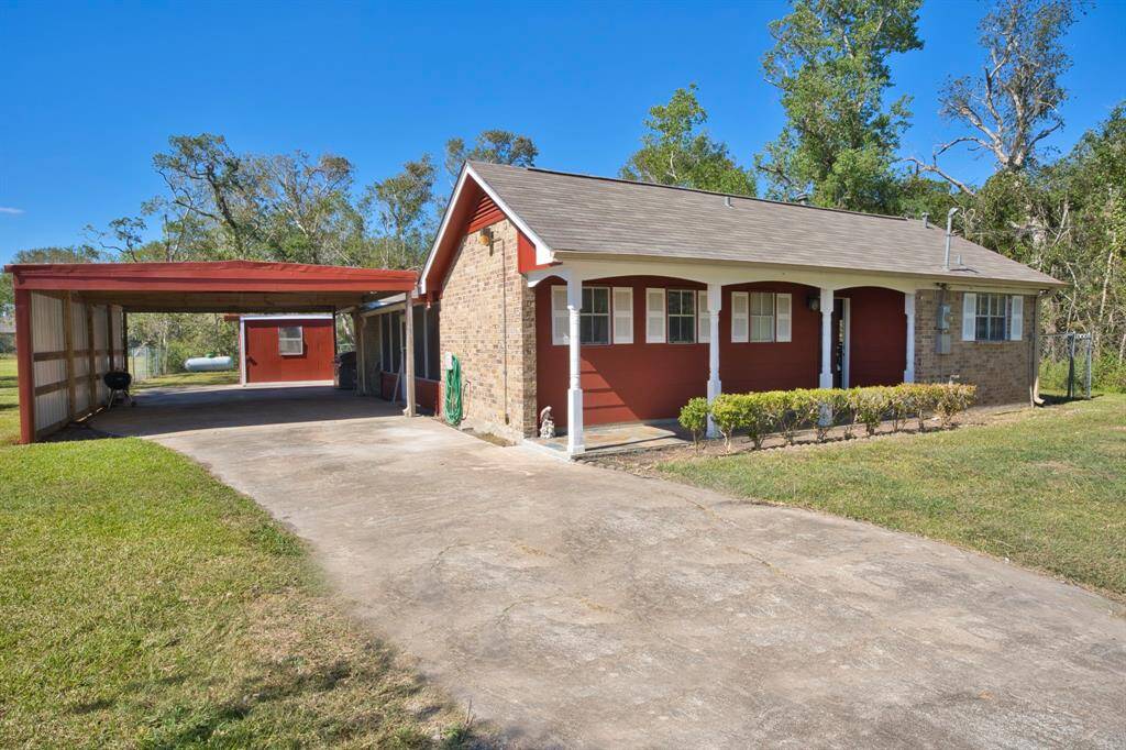 Single Driveway-Double Carport