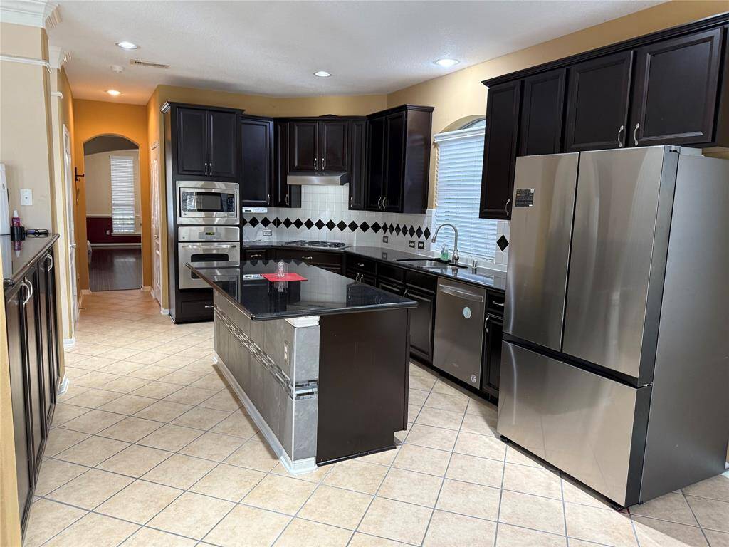 Beautiful appliances all included in the lease