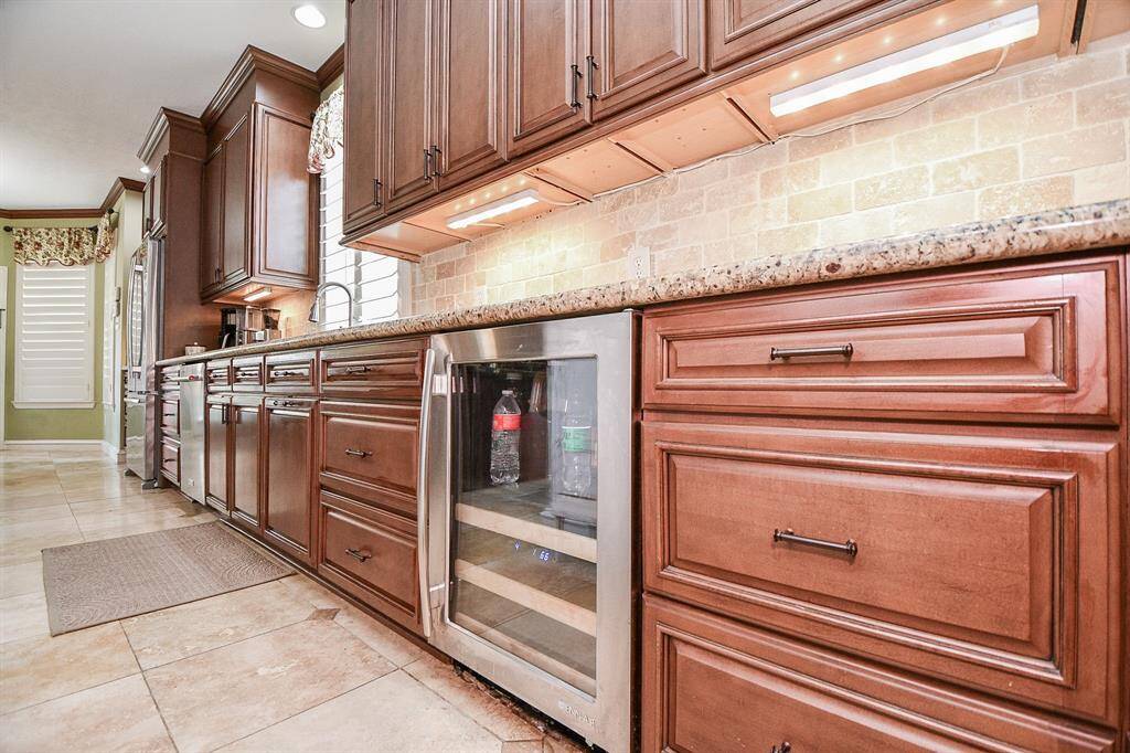 Have you ever seen anything like this exclusively appointed kitchen?