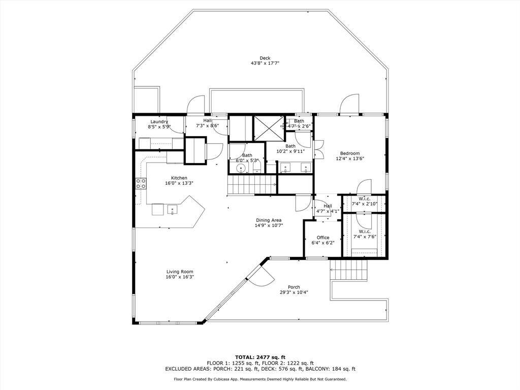 The first floor features an invitinglayout that includes a spaciousliving room, kitchen with a largeisland, dining area, and abedroom with an en-suitebathroom. This floor alsoincludes an office space, laundryroom, half bathroom, and accessto a large deck.