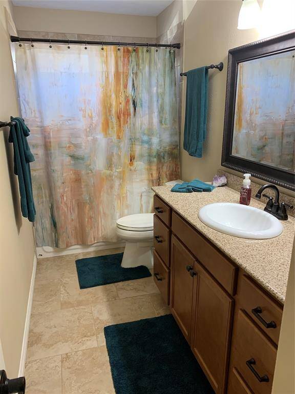 Guest full bathroom