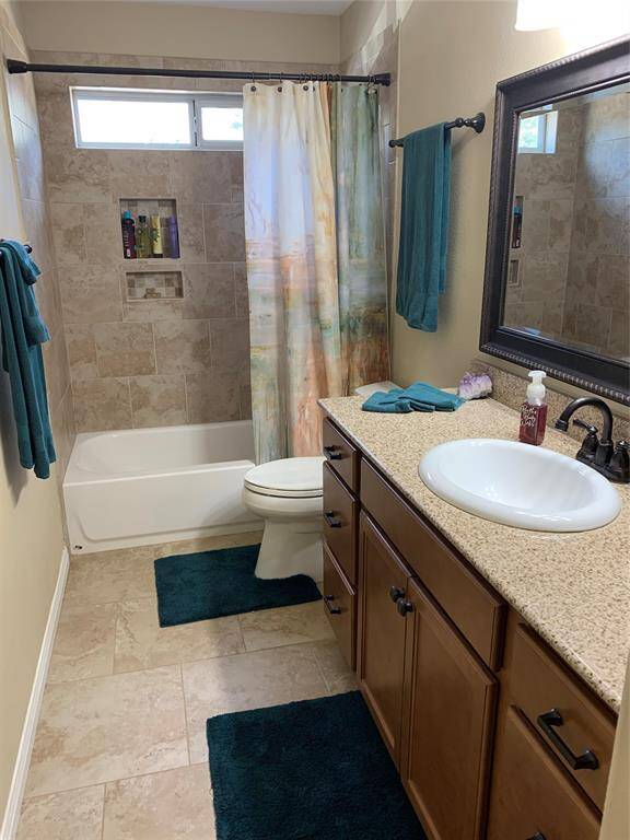 Guest full bathroom