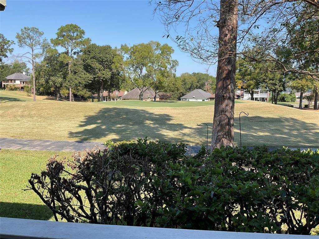 Another view of the middle of the golf course from back porch.