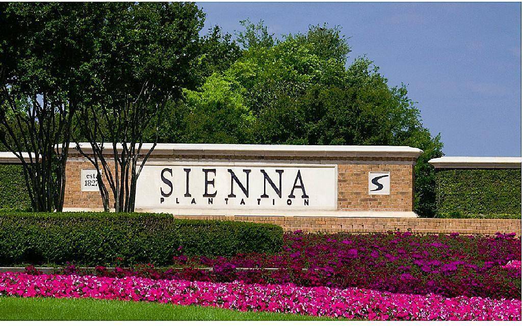 SIENNA POOLS...actually, "pools" is an understatement. "Adventure water parks”, “resort-style escapes," and "spa-like retreats?" Now you're getting closer.
