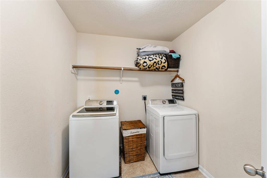 Large Laundry room with room to spare