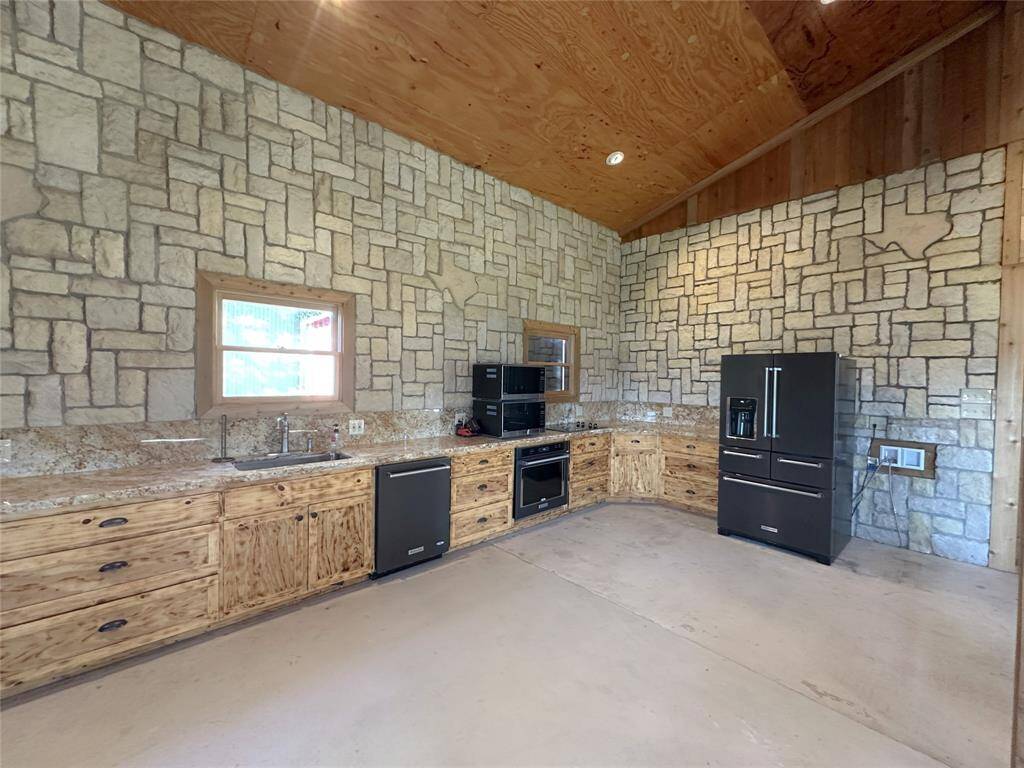 full Kitchen in the “Barn”