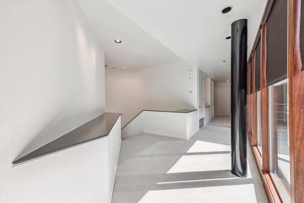 Another view of the landing and the hallway to the two secondary bedooms.