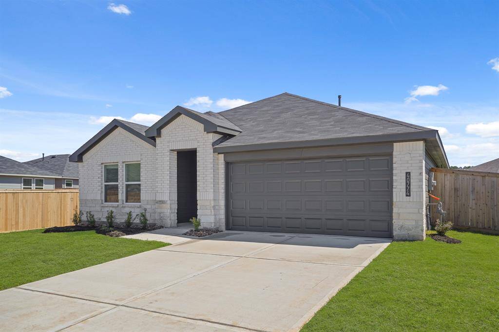 Great Curb Appeal!