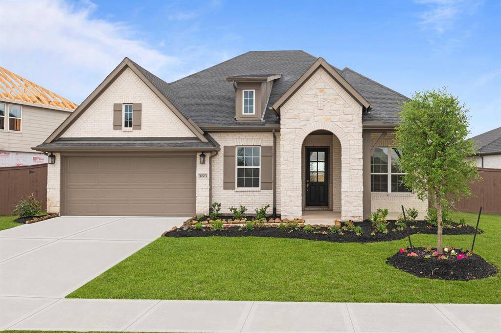 Welcome to The Hennessey by David Weekley Homes. Move-In-Ready Now!