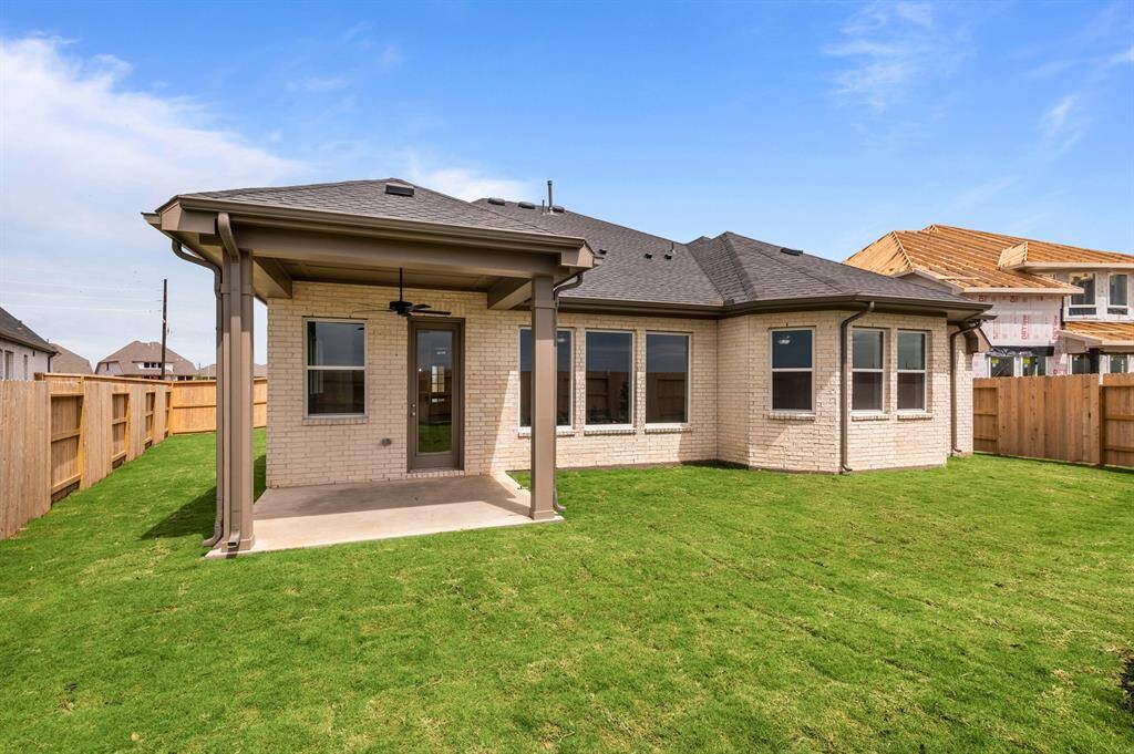Welcome to The Hennessey by David Weekley Homes. Move-In-Ready Now!