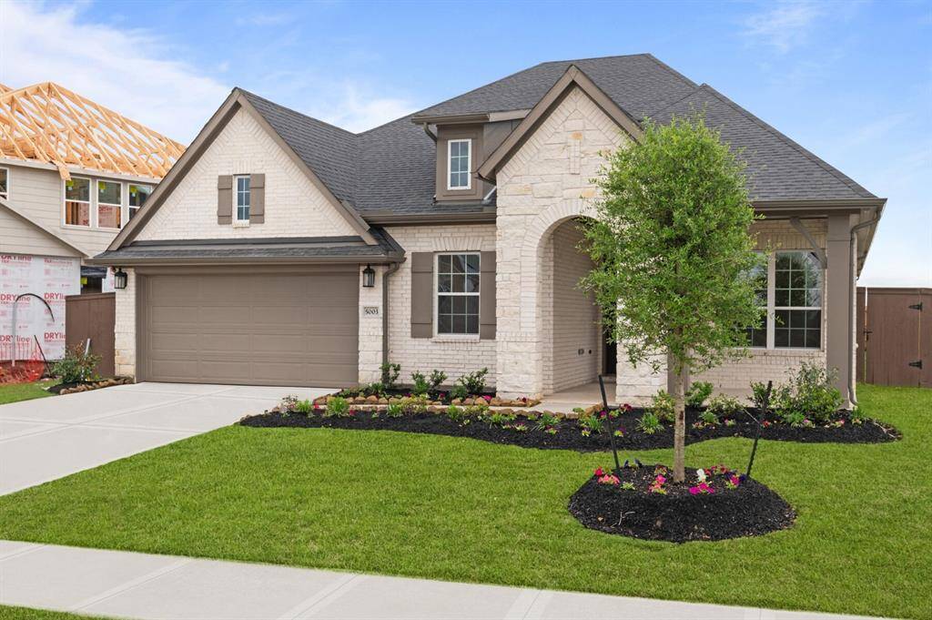 Welcome to The Hennessey by David Weekley Homes. Move-In-Ready Now!