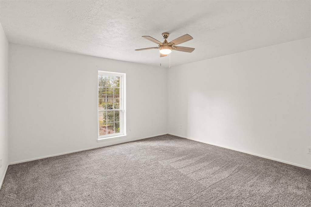 This versatile flex room is perfect for a study or a creative craft space, offering a tranquil environment where inspiration can flourish. The possibilities are endless in this adaptable room, making it a valuable asset to your home.