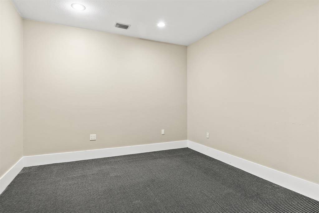 This fourth Office has wall-to-wall, heavy-duty carpeting, wide baseboards, and high ceilings. Unique to this space is the fact that it is a 2-room Office!