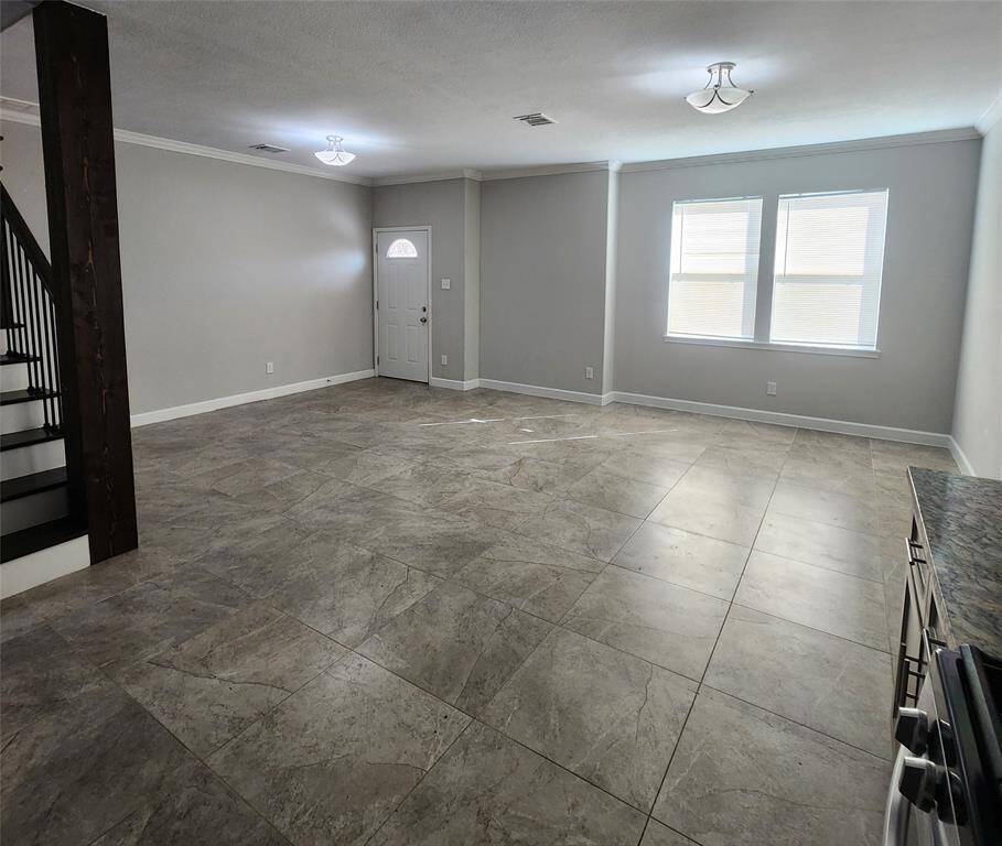 Open Floor plan from the kitchen to the dinning & living area