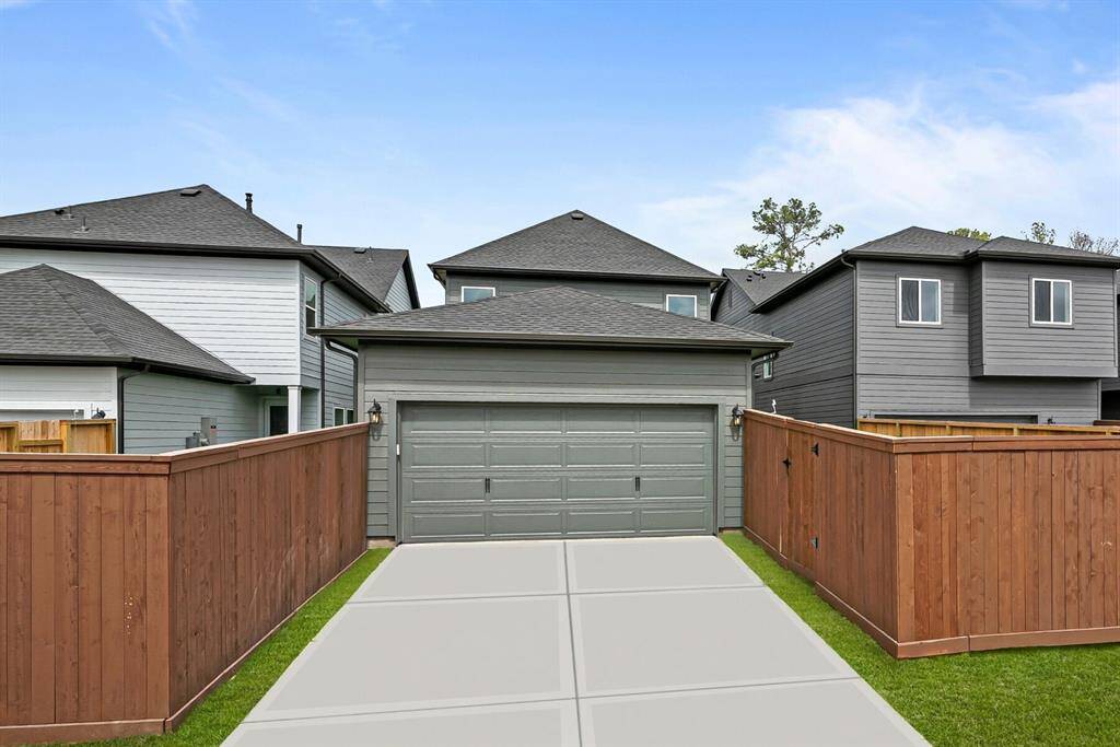 Welcome to The Belize by David Weekley Homes. Move-In-Ready Now!