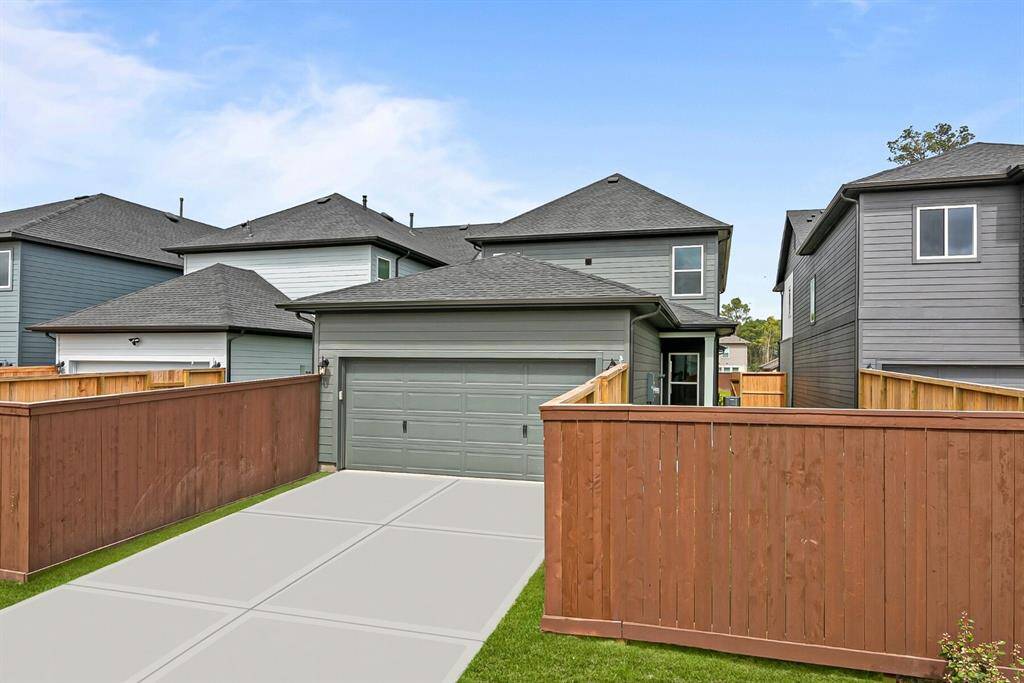 Welcome to The Belize by David Weekley Homes. Move-In-Ready Now!