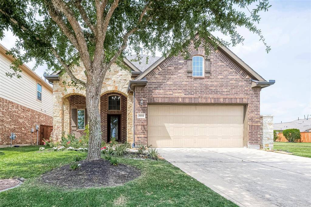 Discover your dream home at 19254 S Cottonwood Green Ln.