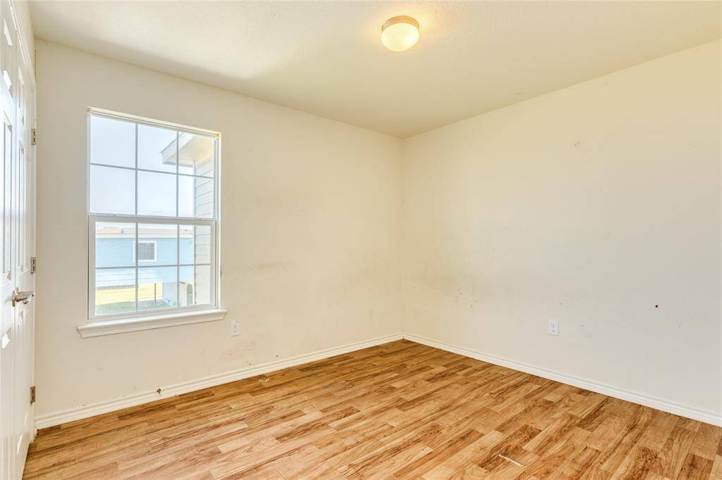 Secondary bedroom
