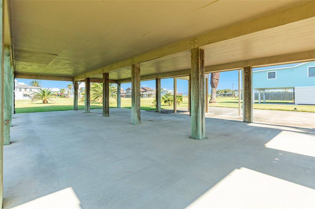 Large ground level area perfect for entertaining