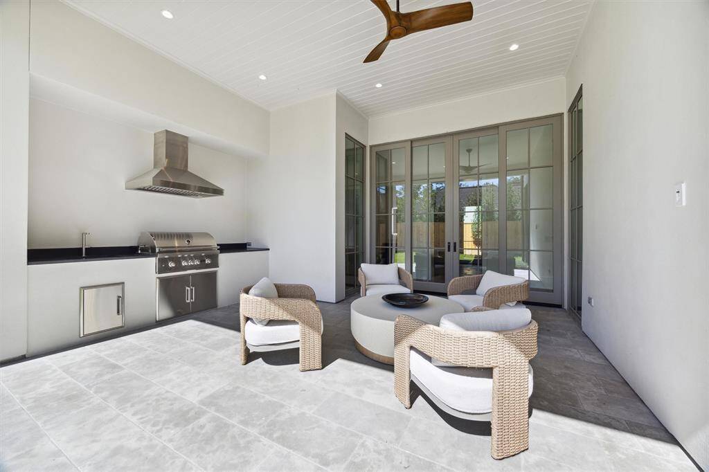 Covered loggia and outdoor kitchen