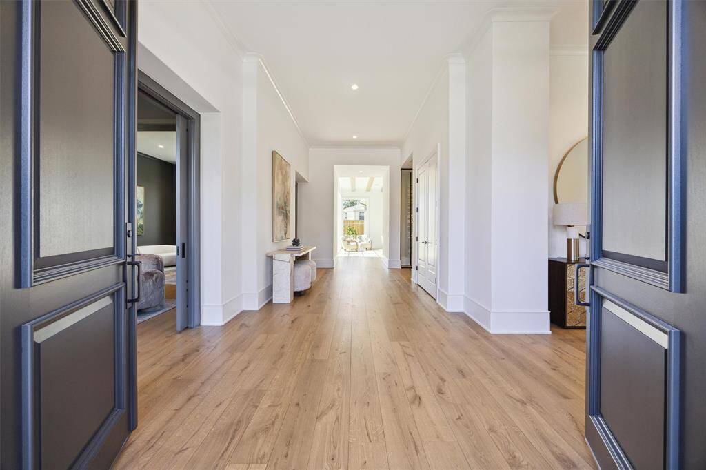 Front entry way.