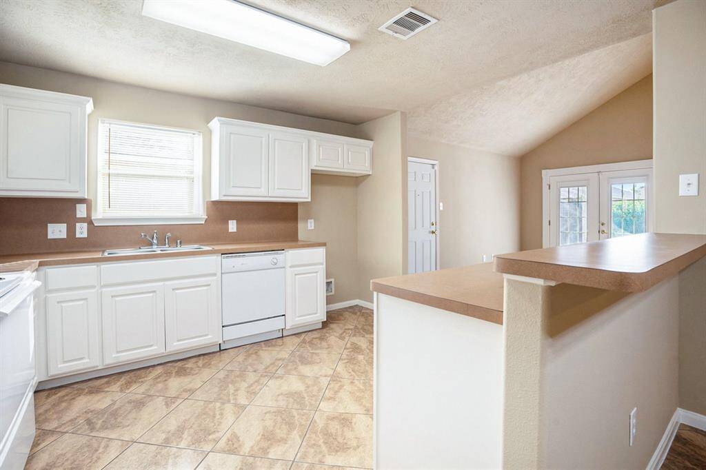 Breakfast Bar-kitchen side