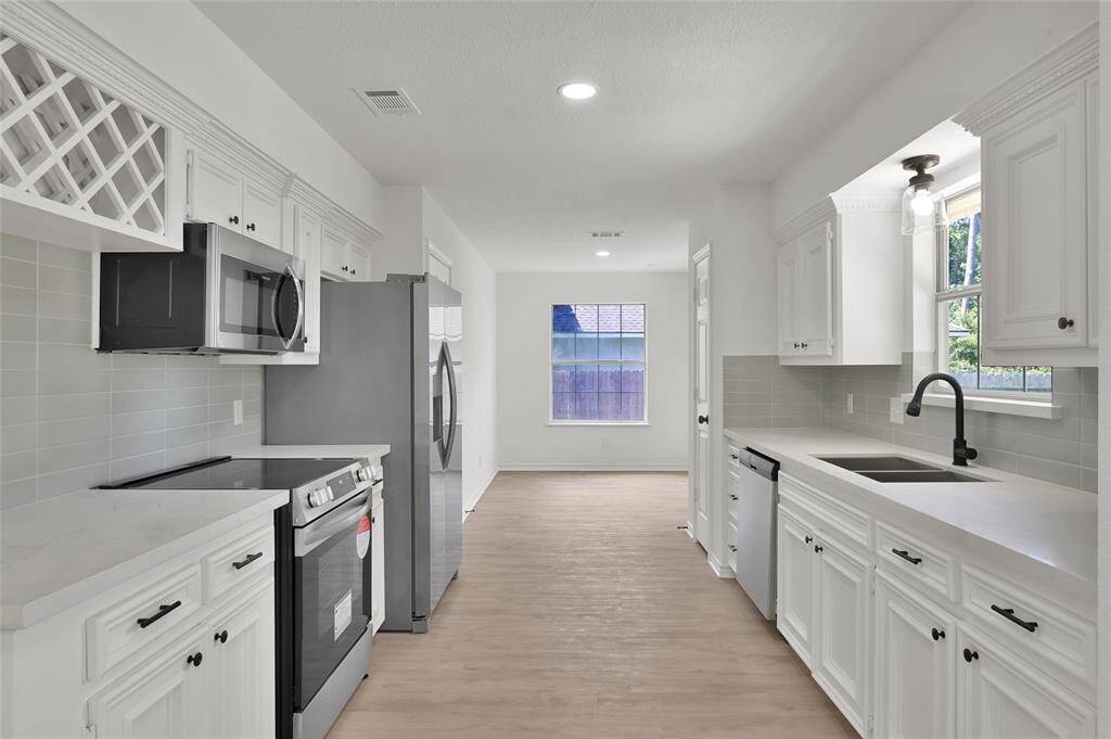 Don't miss your chance to see this exceptional property in person. Schedule a tour today and discover why this hoe is the perfect blend of luxury, comfort, and community living.