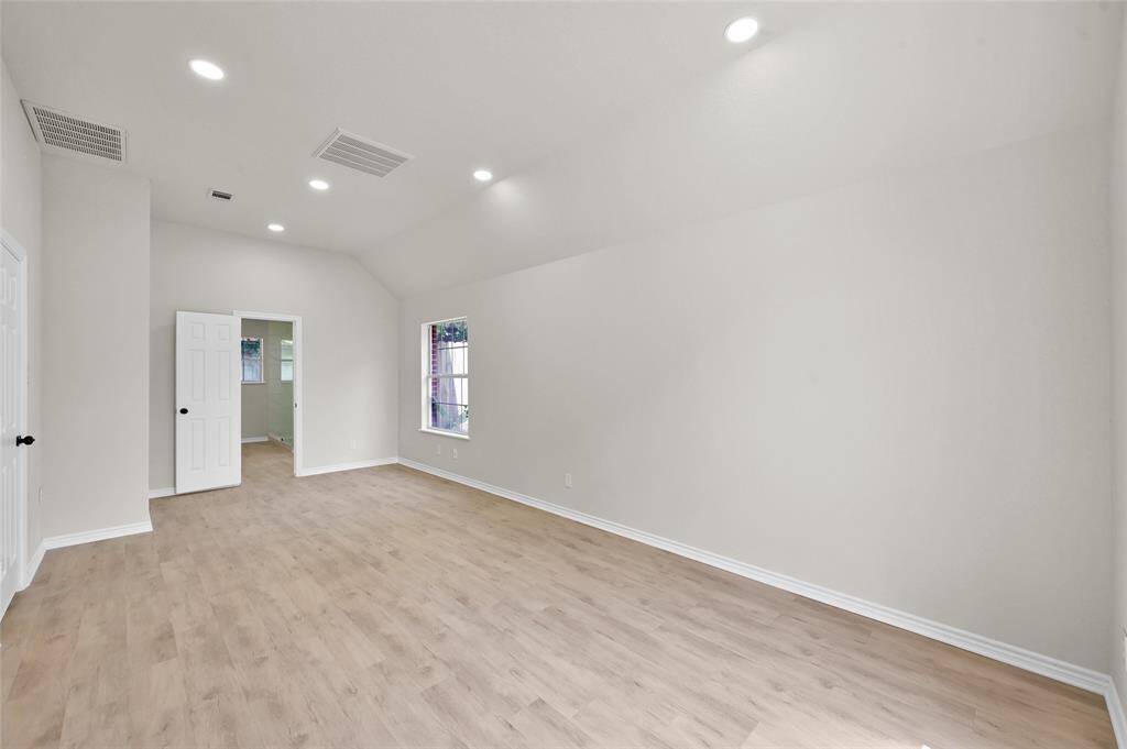 Every detail in this primary/master retreat has been carefully curated to create an environment of peace and luxury. Whether you're starting your day with a sense of calm or ending it in pure comfort, this primary retreat is the perfect escape from the everyday.