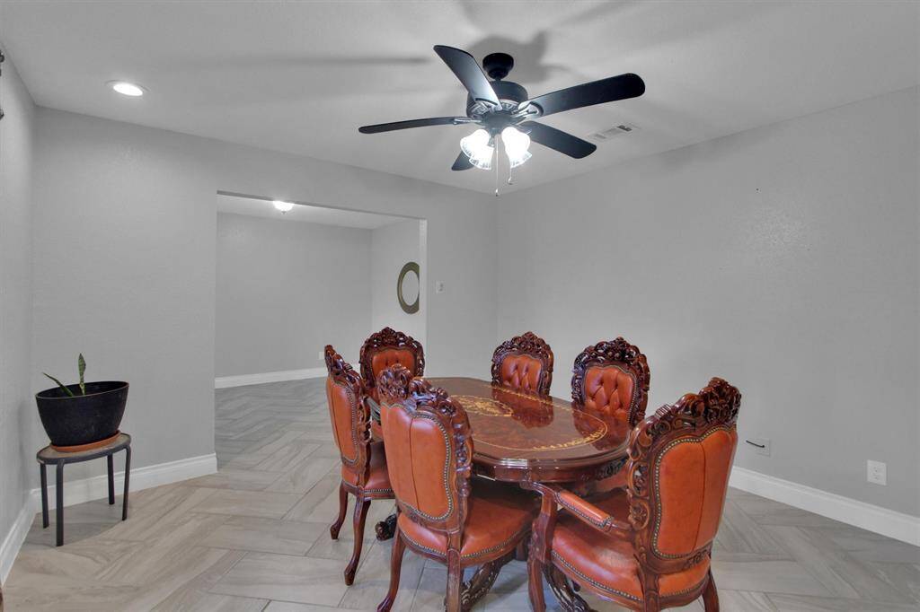 Formal dining room
