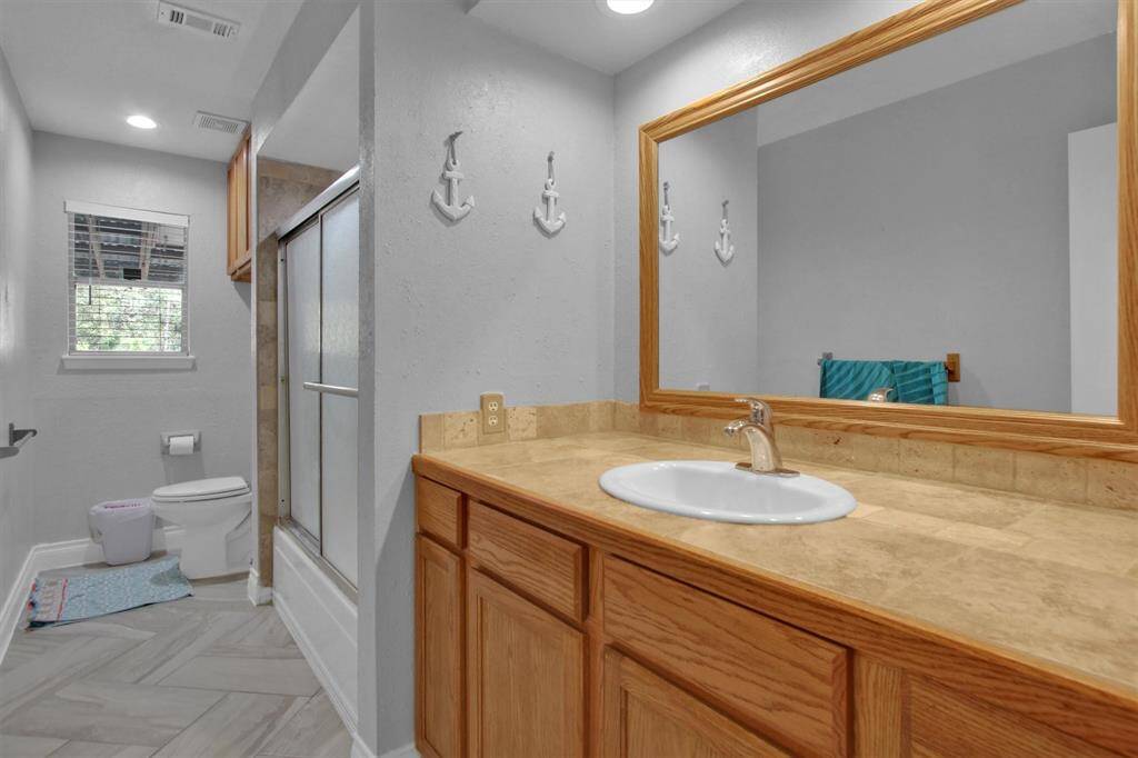 Secondary bathroom