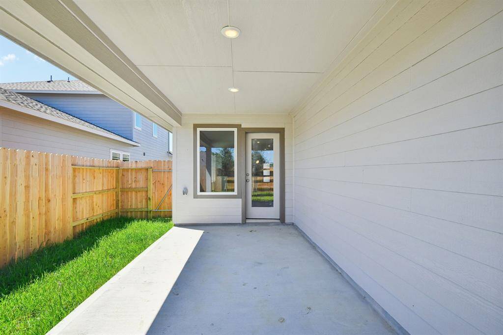 Photo is not of the actual home but is an inspirational photo of builder’s model home and may depict options, furnishings, and/or decorator features that are not included.