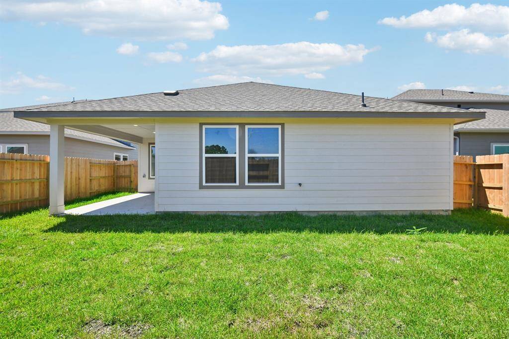 Photo is not of the actual home but is an inspirational photo of builder’s model home and may depict options, furnishings, and/or decorator features that are not included.