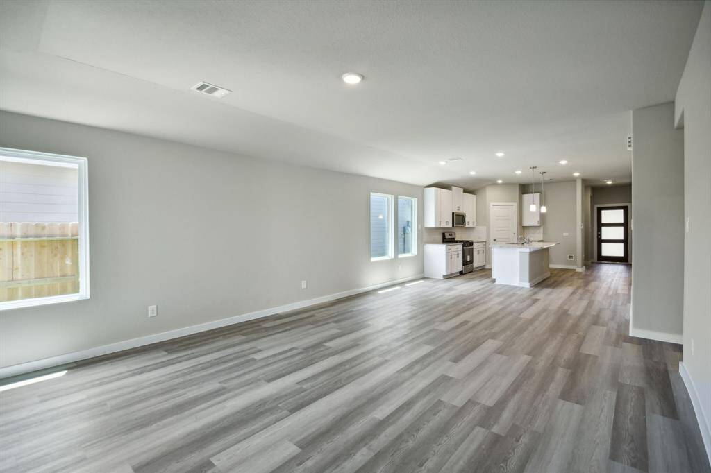 Photo is not of the actual home but is an inspirational photo of builder’s model home and may depict options, furnishings, and/or decorator features that are not included.