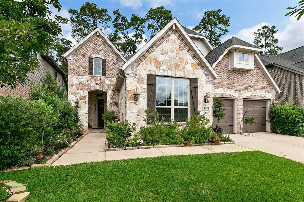 Welcome home to this neutral and beautiful immaculate one story home in gorgeous WoodTrace!