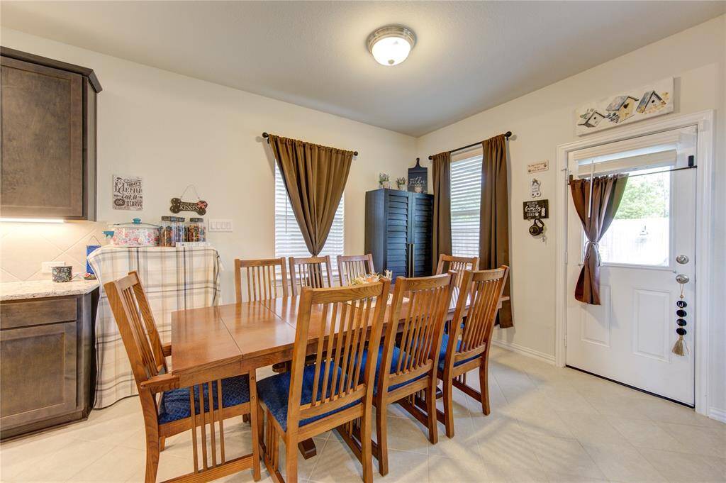 DINNING ROOM